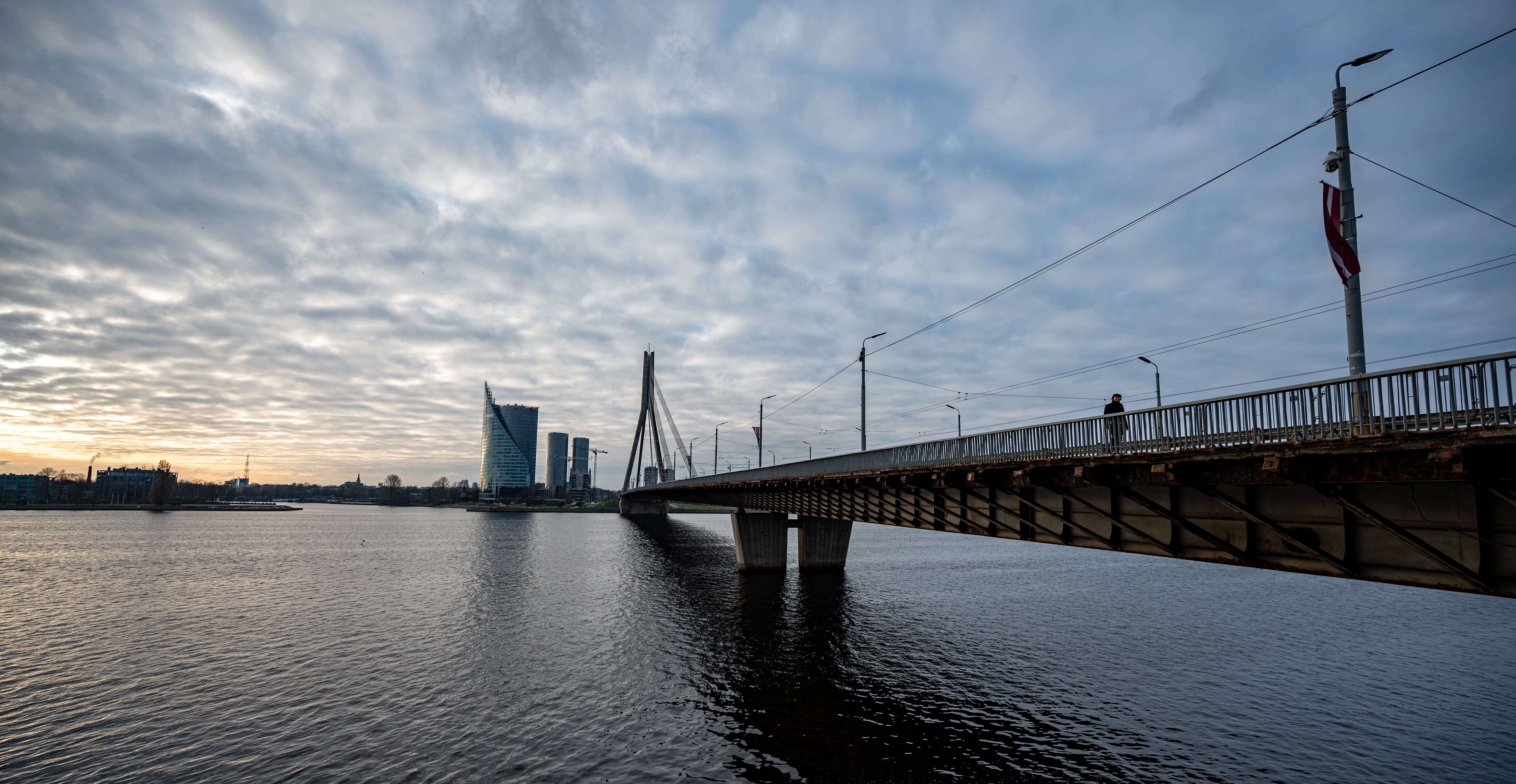 道加瓦河 - 日出大桥